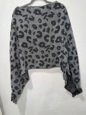 Gray Leopard Print Ana & Rose  Fringe Women's Sweater Poncho